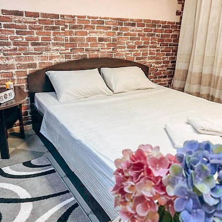 Guest House On Saksahanskoho Street Kiev Ngoại thất bức ảnh