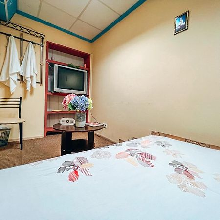 Guest House On Saksahanskoho Street Kiev Ngoại thất bức ảnh